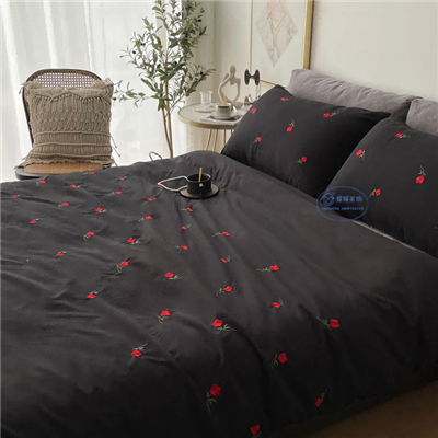 How Do We Choose The Embroidery Bedding Set?